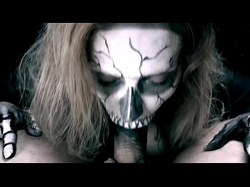 ❤️ Demon cailín sucking coileach lena béal dubh agus shlogtha cum. ❤ Gnéas ag ga.pornfuror.ru ☑